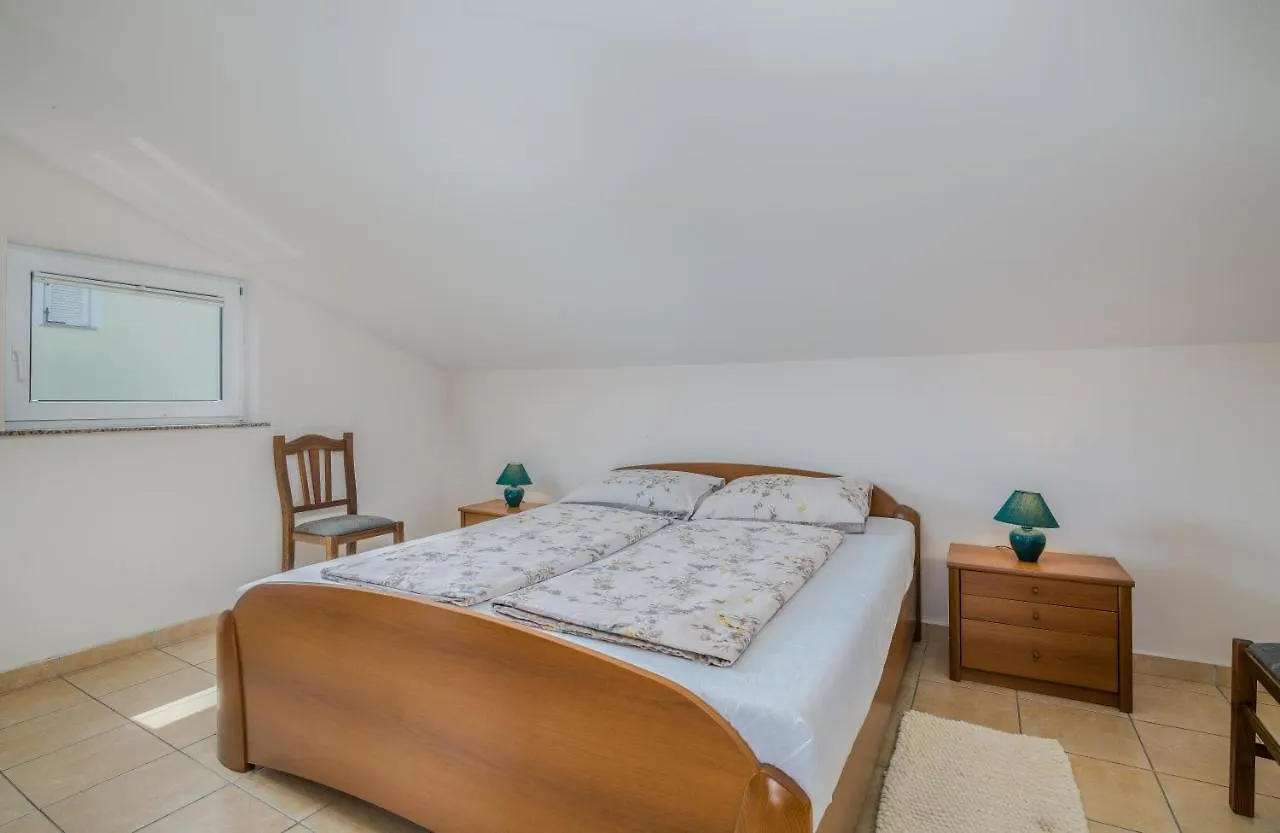 Pansion Dujmovic 1 Apartment Malinska