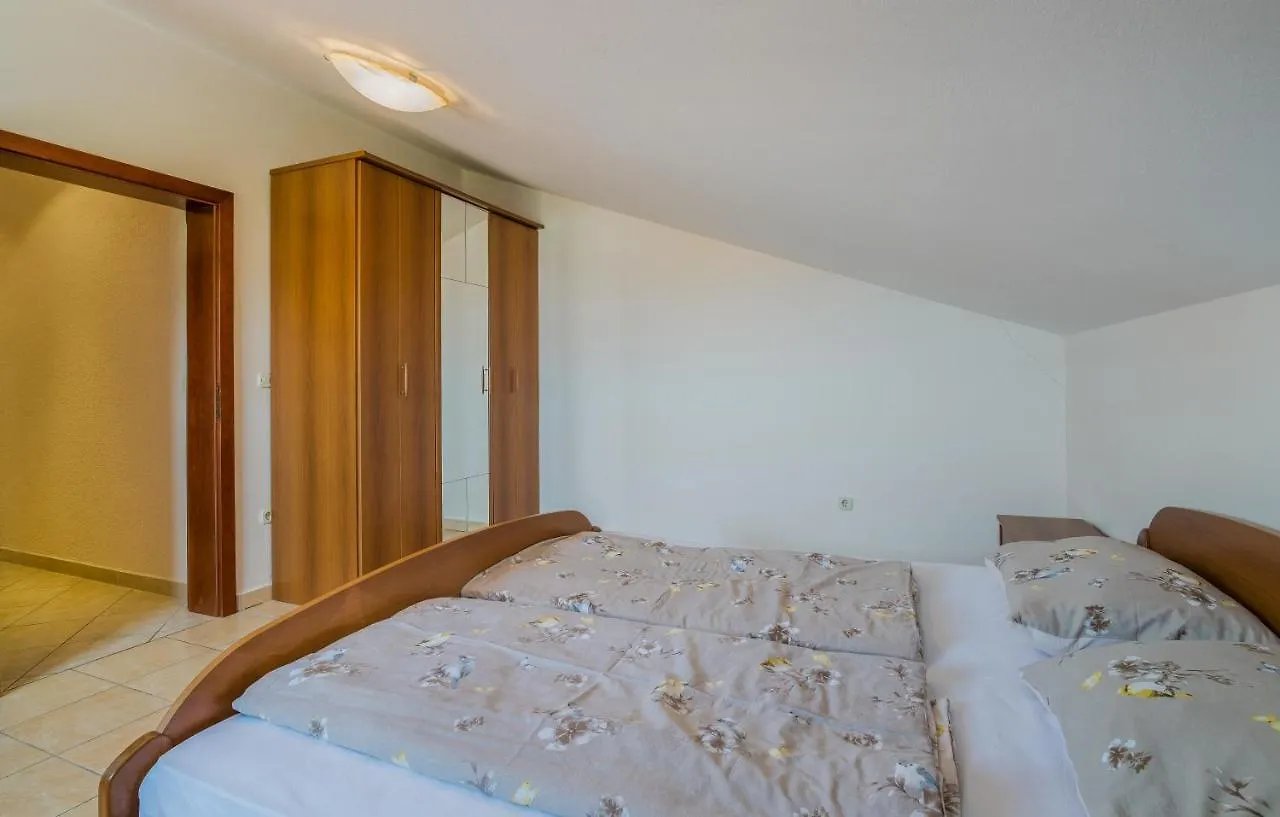 Pansion Dujmovic 1 Apartment Malinska Croatia