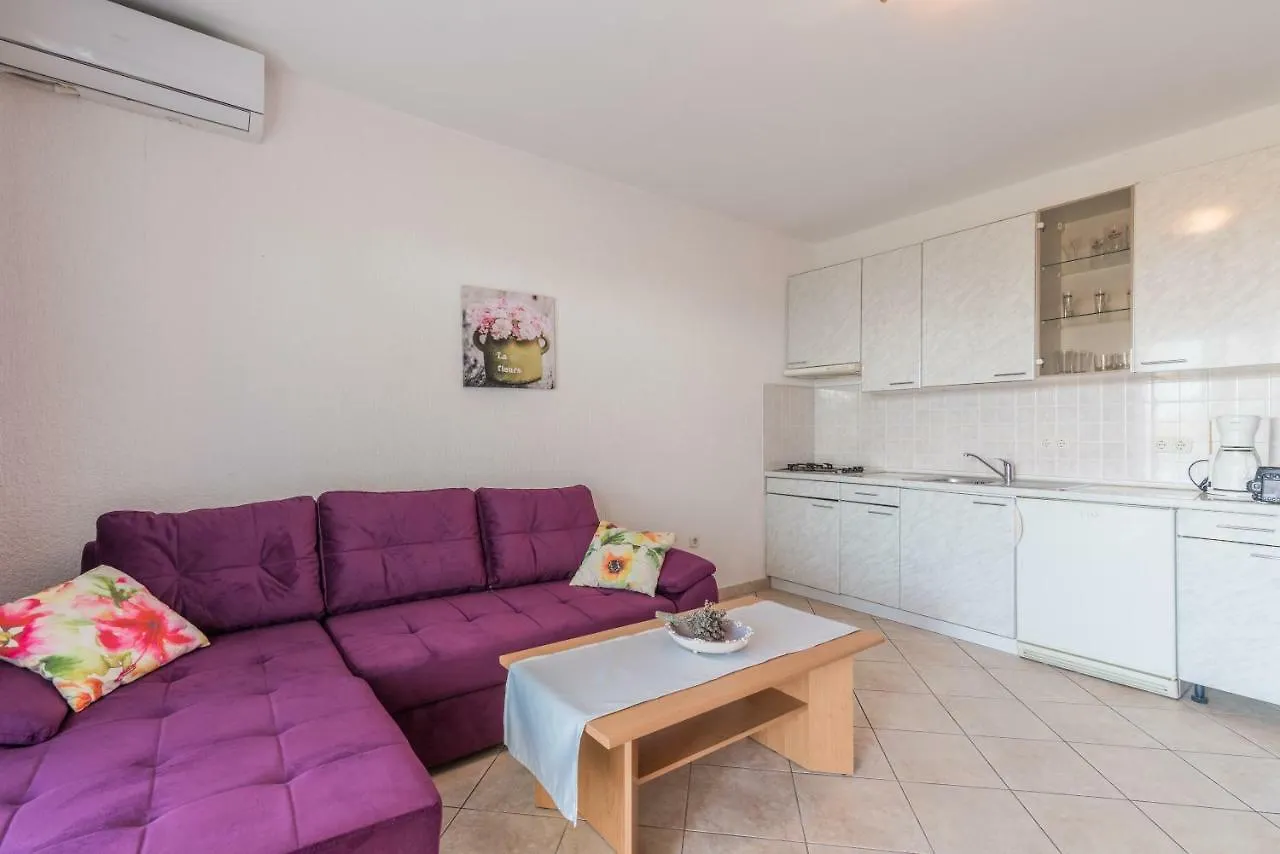 Pansion Dujmovic 1 Apartment Malinska