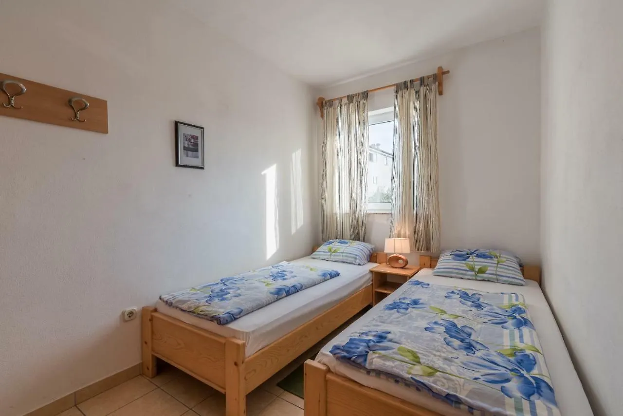 Pansion Dujmovic 1 Apartment Malinska 0*,  Croatia