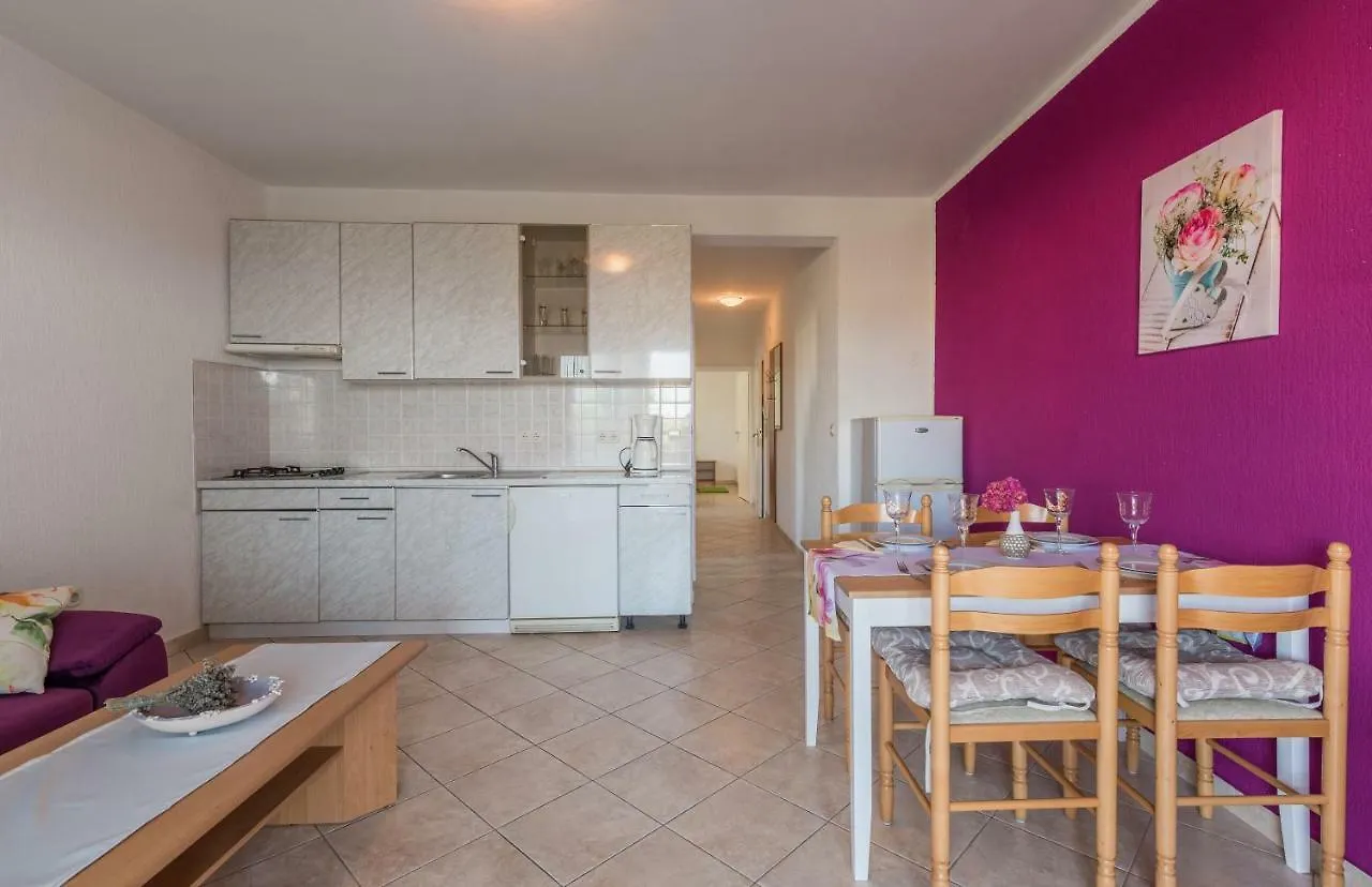 Pansion Dujmovic 1 Apartment Malinska